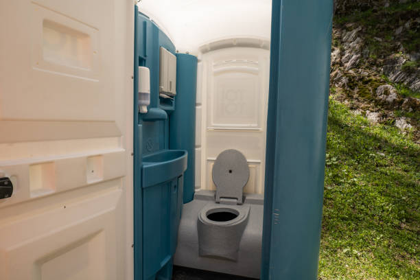 Best Porta potty rental near me  in Gaylord, MI